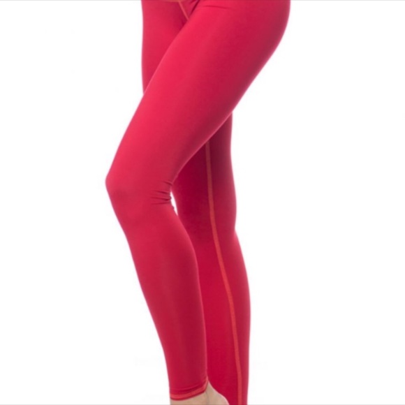 Teeki Hot Pant Red Yoga Leggings Women’s Large - Picture 12 of 12